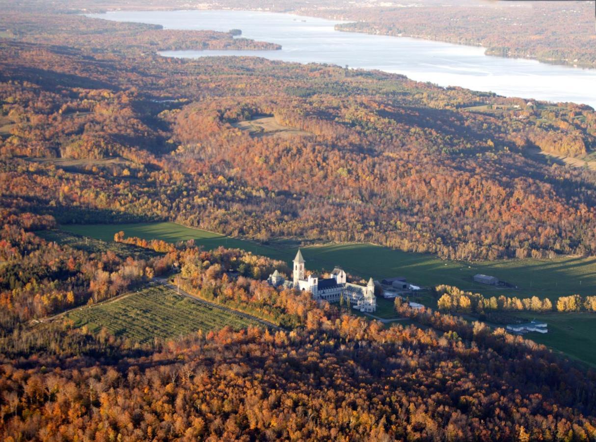 A Amour Et Amitie Magog Exteriér fotografie